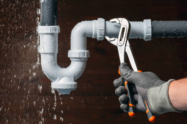 Professional Gas Line Repair technician working in New Paris, IN
